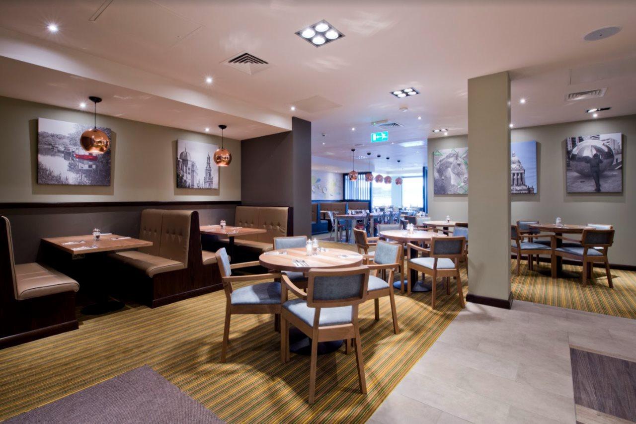 Premier Inn Leeds City Centre Экстерьер фото