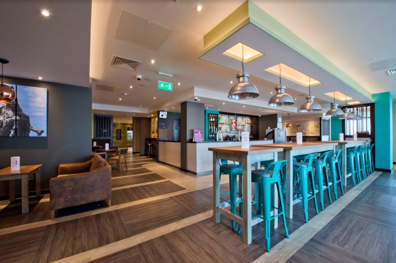 Premier Inn Leeds City Centre Экстерьер фото