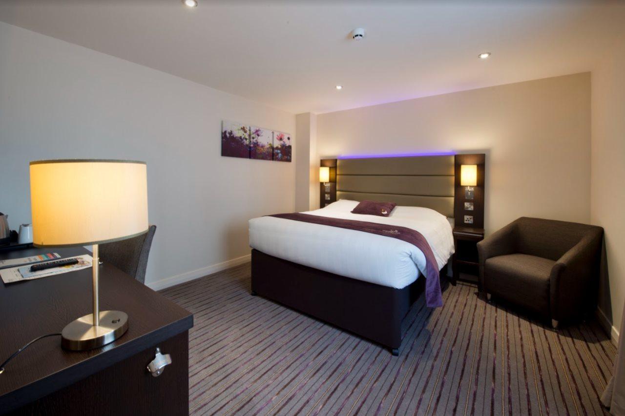 Premier Inn Leeds City Centre Экстерьер фото