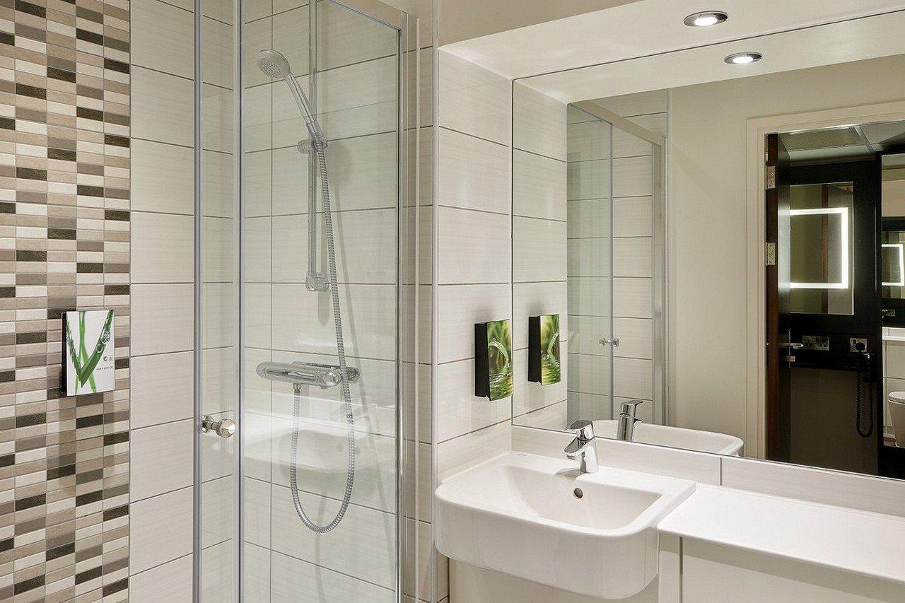 Premier Inn Leeds City Centre Экстерьер фото